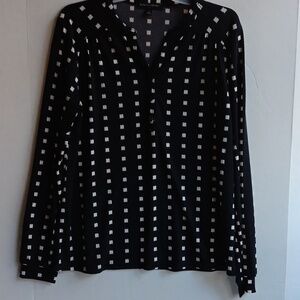 BANANA  REPUBLIC BLACK/WHITE CHECKERED BLOUSE